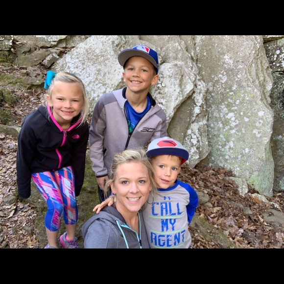 Meet your Posher, Christie - Picture 1 of 1